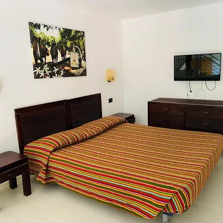 Regina Beach Holiday Apartments-3